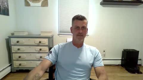gudguy2025 online show from May 6, 3:13 pm
