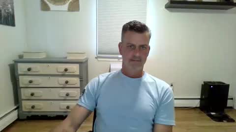 gudguy2025 online show from May 9, 4:53 pm