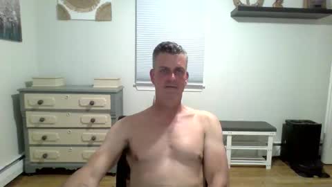 gudguy2025 online show from May 18, 1:39 am
