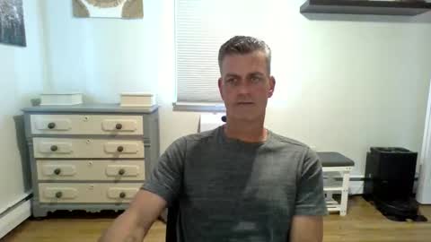 gudguy2025 online show from May 18, 4:18 pm