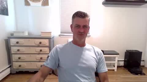 gudguy2025 online show from May 26, 3:46 pm