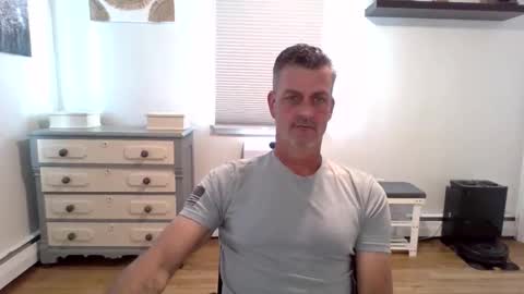 gudguy2025 online show from May 28, 1:47 pm