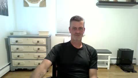 gudguy2025 online show from June 4, 4:22 pm