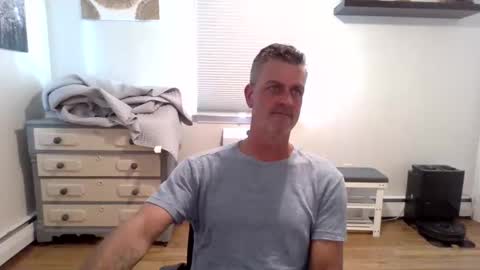 gudguy2025 online show from June 5, 2:44 pm