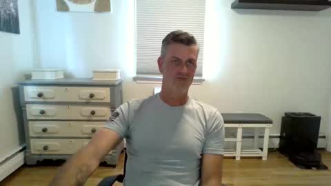 gudguy2025 online show from June 8, 5:52 pm