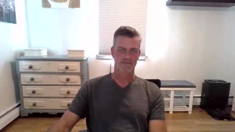 gudguy2025 online show from June 10, 3:19 pm