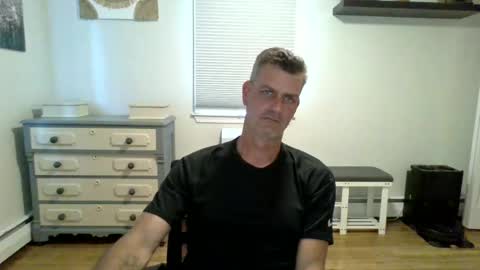 gudguy2025 online show from June 20, 11:49 pm