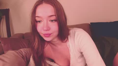 guns_n_buns online show from August 10, 1:18 am