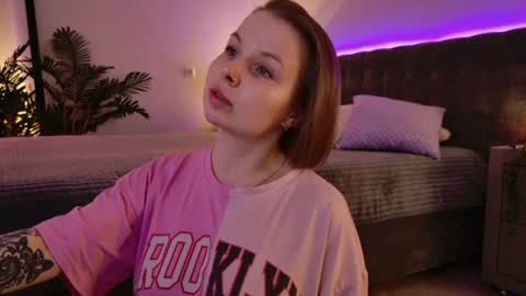 gwenhilton online show from August 10, 6:48 am