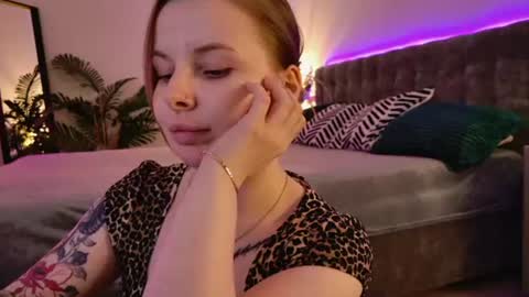 gwenhilton online show from August 31, 11:00 am