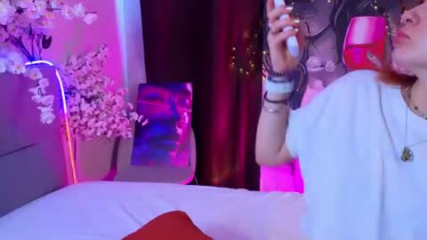 gwennicholson online show from August 17, 7:35 am