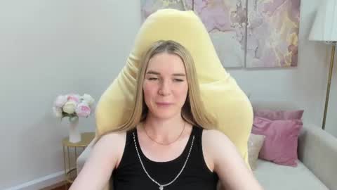gwensmitt online show from August 2, 2:51 am