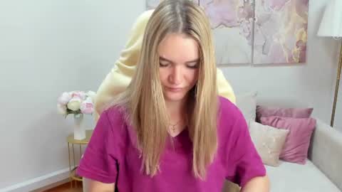 gwensmitt online show from August 3, 9:22 pm
