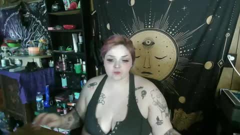 Goddess Fe online show from April 26, 7:10 pm