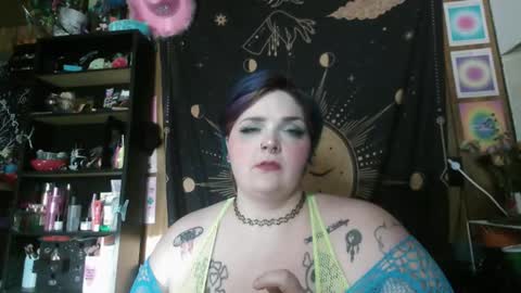 Goddess Fe online show from May 26, 12:00 am