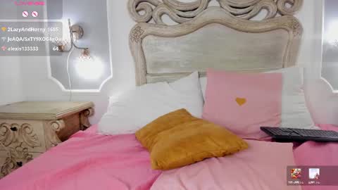 hade_miller online show from August 3, 8:10 am