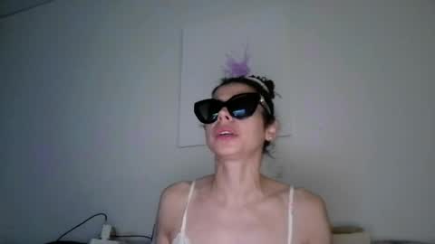 haifa12011983 online show from August 6, 1:10 pm