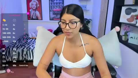 Hailey online show from August 15, 1:04 pm