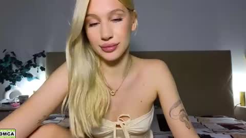 hailey_would online show from June 20, 9:59 pm