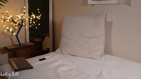 HaileyHill online show from August 15, 4:49 am