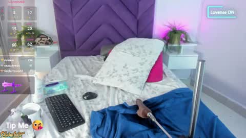 haileystonei online show from August 13, 6:33 pm