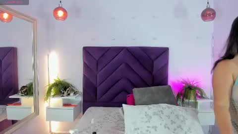 haileystonei online show from August 15, 11:47 am