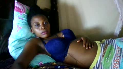 hairy_africanbae online show from August 12, 12:24 am