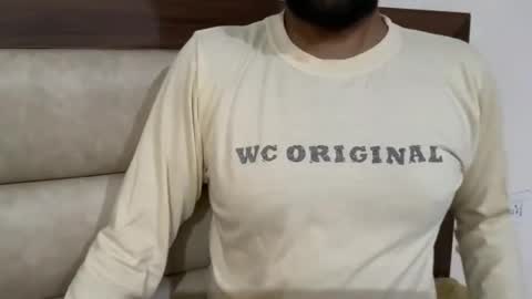 hairy_alpha_beast online show from August 16, 3:16 pm