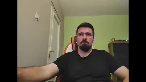 hairy_guy007 online show from May 16, 10:10 pm