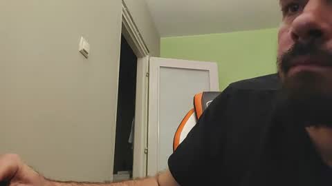 hairy_guy007 online show from August 19, 8:37 pm