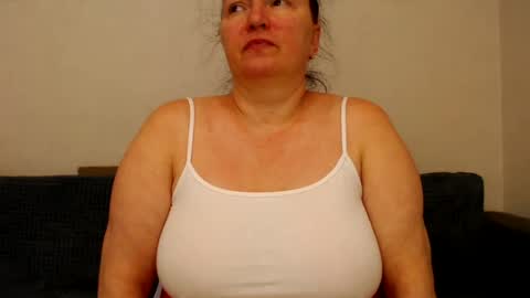 hairy vicky online show from July 23, 9:00 am