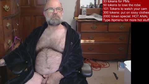 HairyDaddyBear69 online show from June 4, 12:09 pm