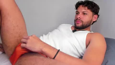 Im Haku leave your hand up its important to me  online show from August 11, 11:40 pm
