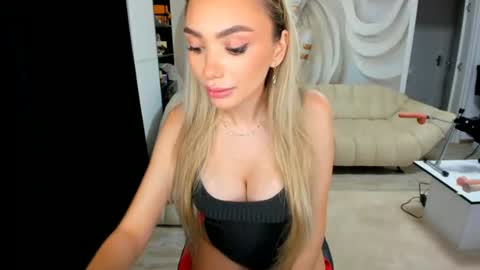 Haleysweetest online show from August 15, 9:08 pm