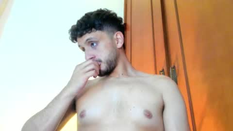 halle_1 online show from August 7, 1:49 am