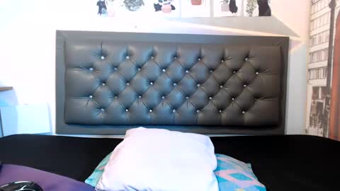 halle_bailey online show from August 11, 2:02 am