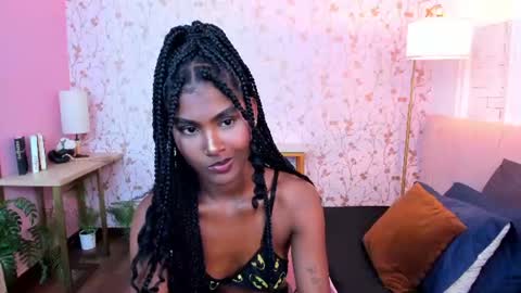Halley Lorens online show from August 1, 8:15 pm