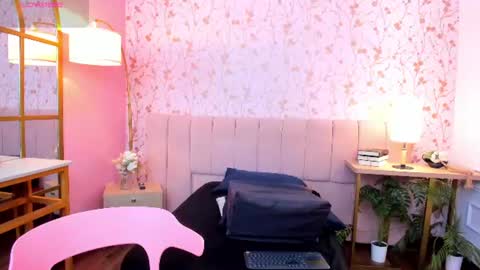 Halley Lorens online show from August 3, 11:34 pm