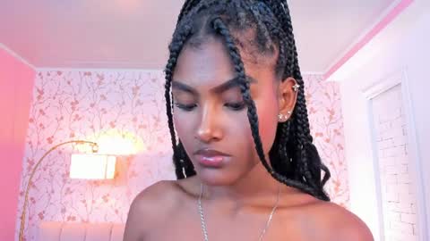 Halley Lorens online show from August 7, 7:03 pm