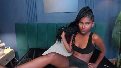 Halley Lorens online show from August 8, 3:23 pm