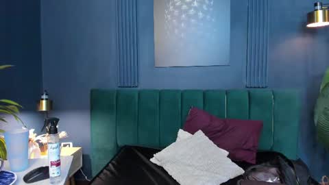 Halley Lorens online show from August 8, 5:35 pm