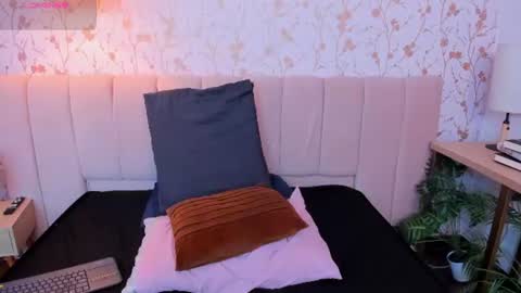 Halley Lorens online show from August 14, 10:46 pm