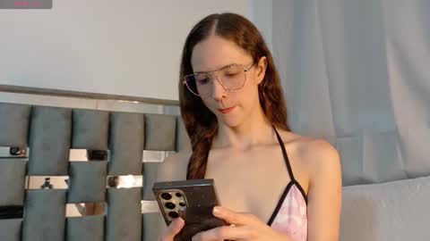 hanasleep online show from August 13, 8:12 pm