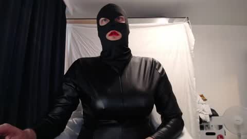 SissySanna online show from August 1, 6:19 am