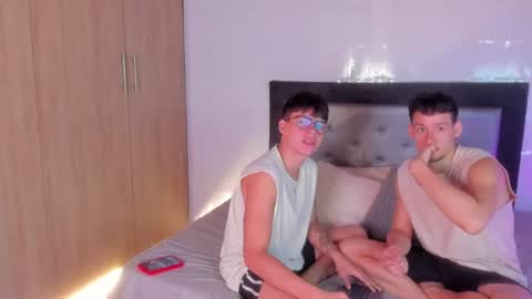 handsome_boys69 online show from August 9, 6:14 am