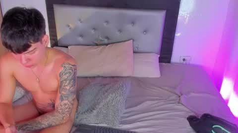 handsome_boys69 online show from August 9, 7:20 am