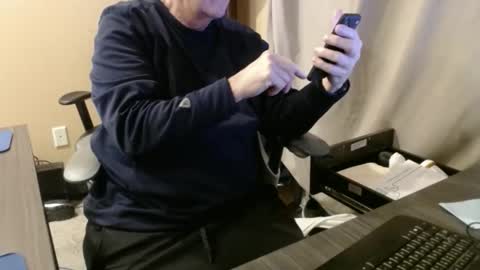 handsome_guy4u online show from March 26, 3:55 am