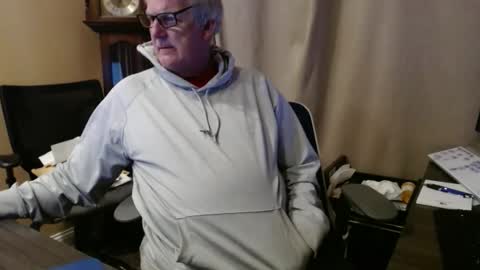 handsome_guy4u online show from April 20, 4:11 am