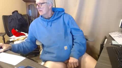 handsome_guy4u online show from May 4, 5:02 am
