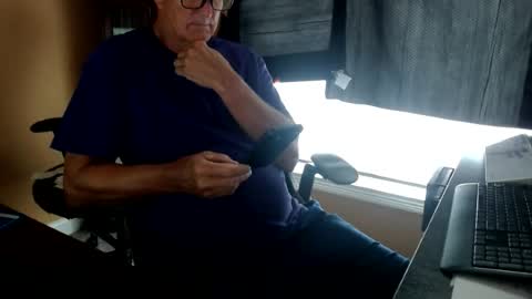 handsome_guy4u online show from July 27, 5:18 pm